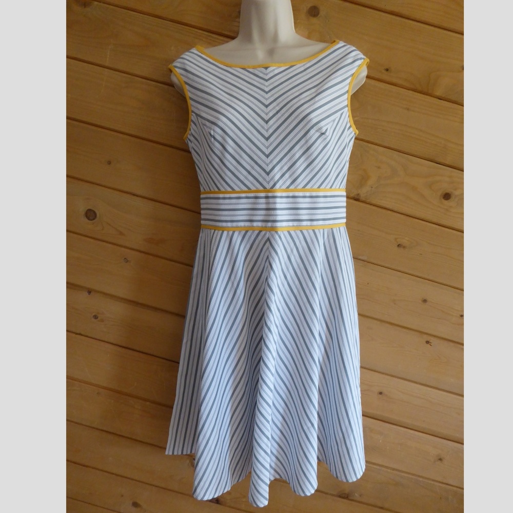 London Style Gray Chevron Stripe Fit Flare Sleeveless Seersucker Summer Dress 6